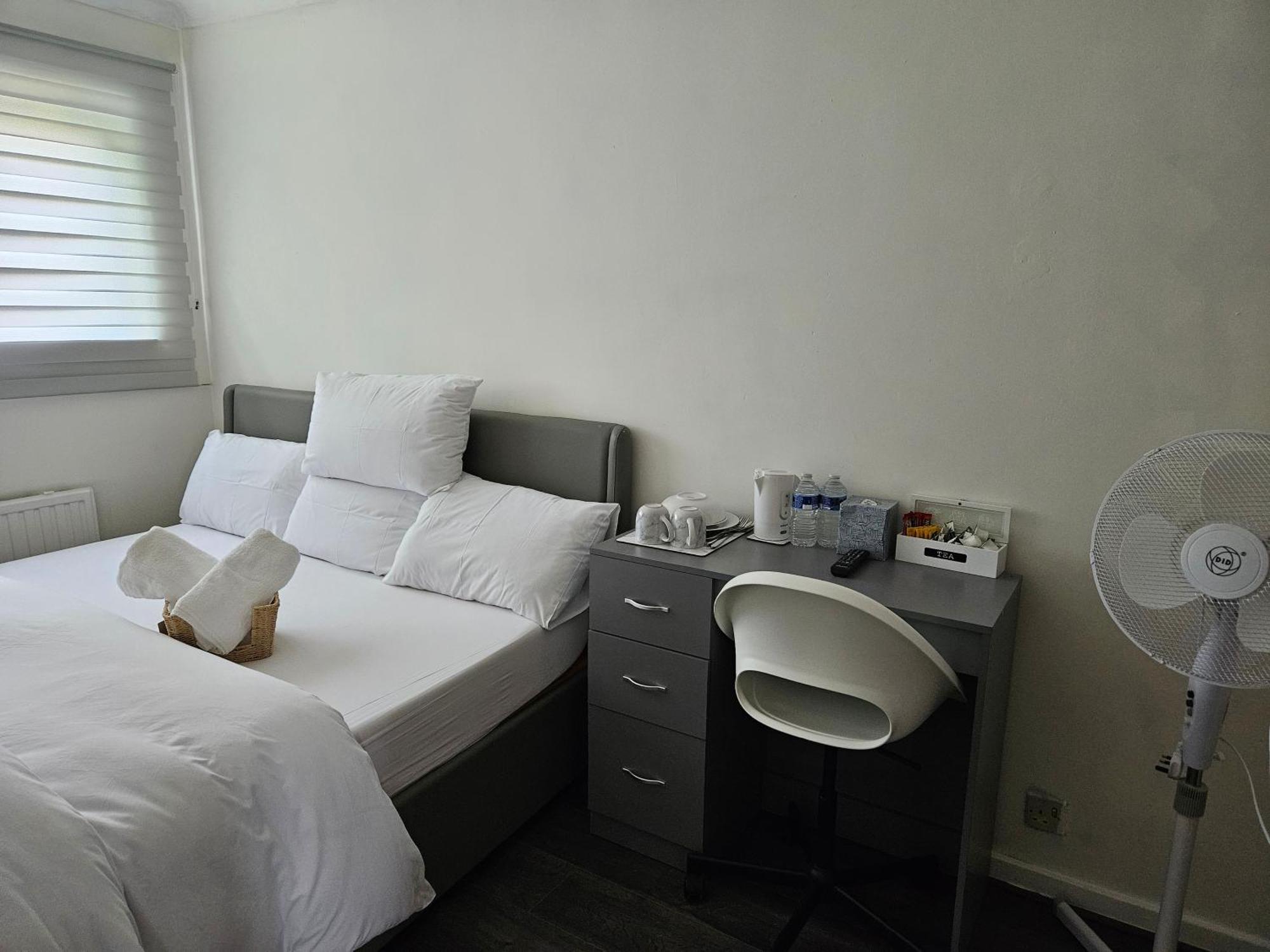 Jays-Rooms Pitsea Luaran gambar