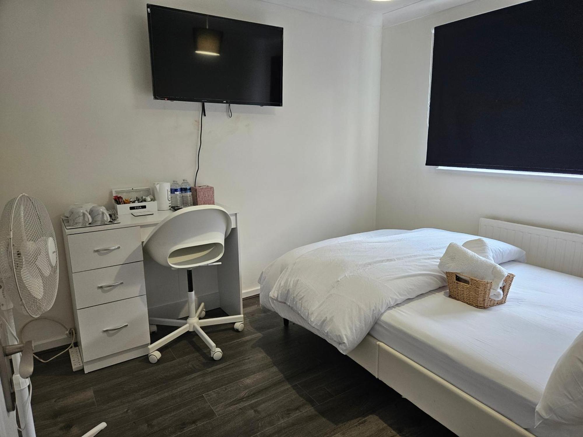 Jays-Rooms Pitsea Luaran gambar
